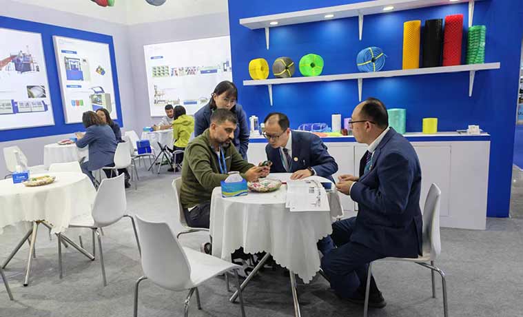 मुड़ी हुई रस्सी बनाने की मशीन .jpg